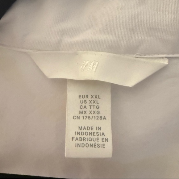 H&M Cropped White Button-Up Shirt - Picture 3 of 3